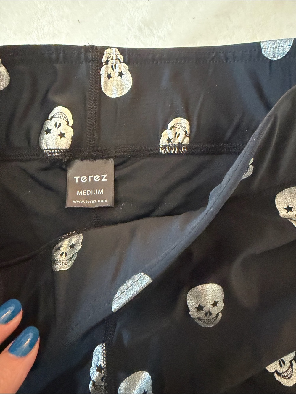 Terez Black Leggings with White Skull Print - Picture 2 of 2